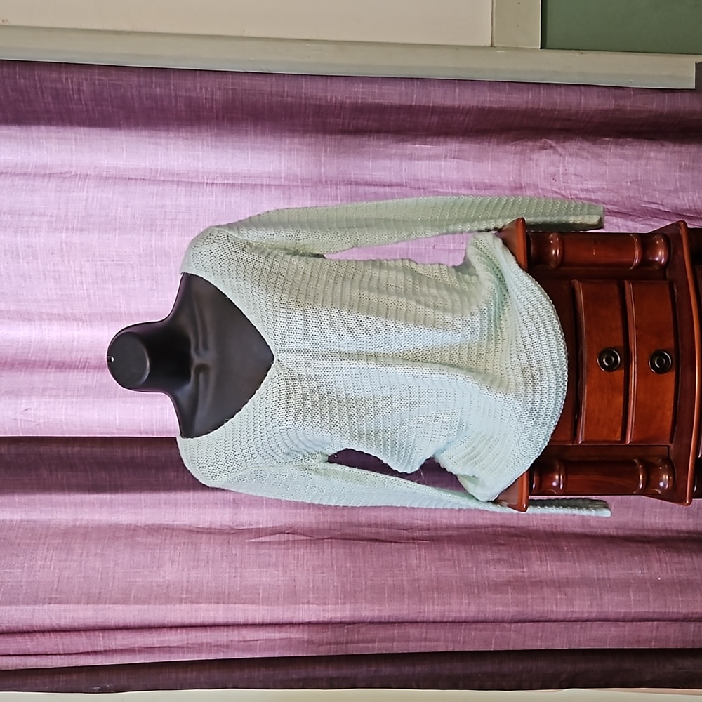 H & M Mint Green V-Neck Sweater